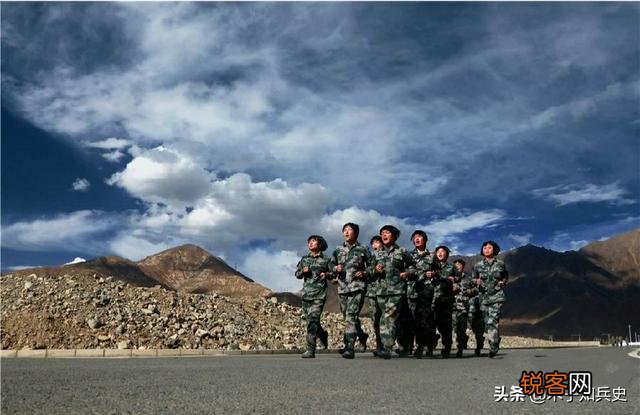 女空军今年二十岁部队军考落榜,原是普通一本大学想问接下来的路怎么走是比较好？