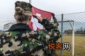 瑞士没有真正意义上的军队,也不挨打,国家发展的还不落后,为什么？