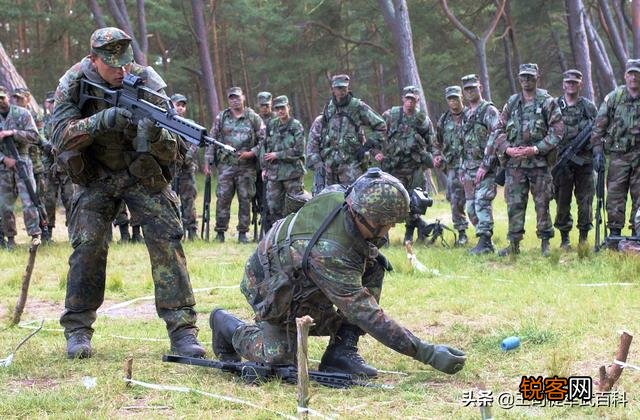 德国如果重新被武装起来,会有什么样的战斗力？
