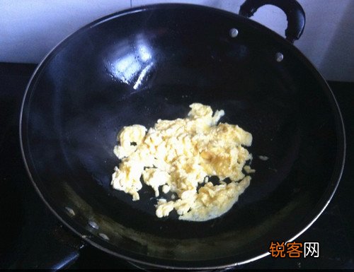 洋葱木耳炒鸡蛋