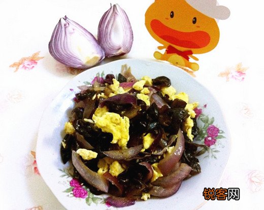 洋葱木耳炒鸡蛋