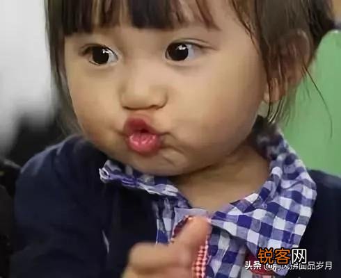 女长得美若天仙。男很有才华却长得不好看。你会用什么词来形容？