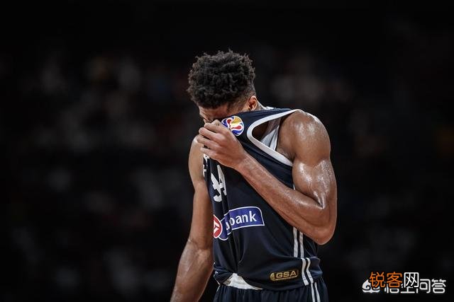 为什么总感觉世界杯上的字母哥,和NBA上的字母哥不是一个人呢？