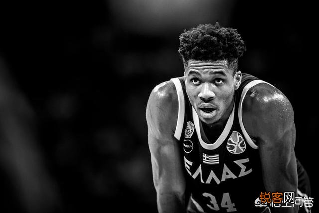 为什么总感觉世界杯上的字母哥,和NBA上的字母哥不是一个人呢？