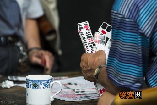 俗话说：“一人不喝酒,两人不赌钱”,这究竟有什么讲究？