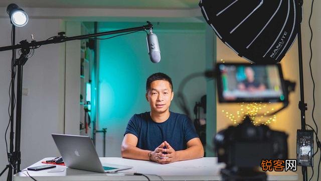 520万粉丝,目前收入可观,还有必要找个稳定的工作吗?