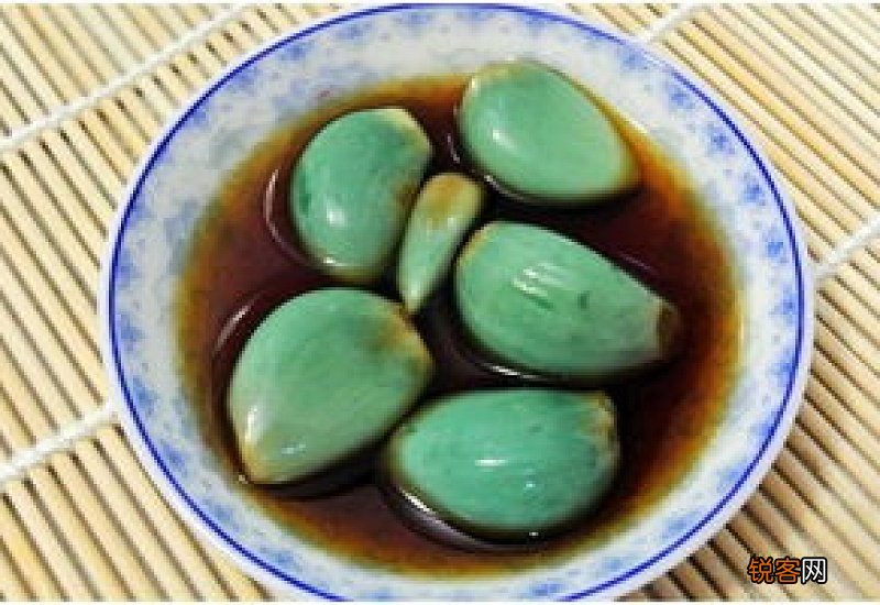 腊八蒜醋要没过蒜吗