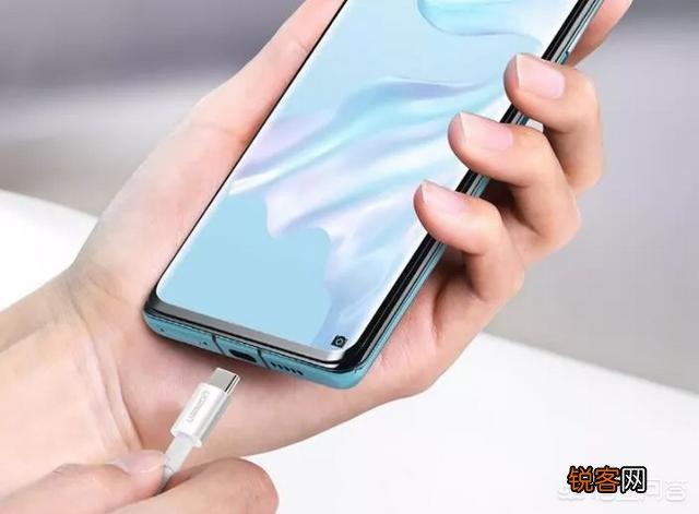 为什么越来越多手机采用Type-C接口？除了充电,还能做什么？