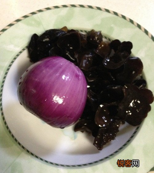 凉拌洋葱木耳