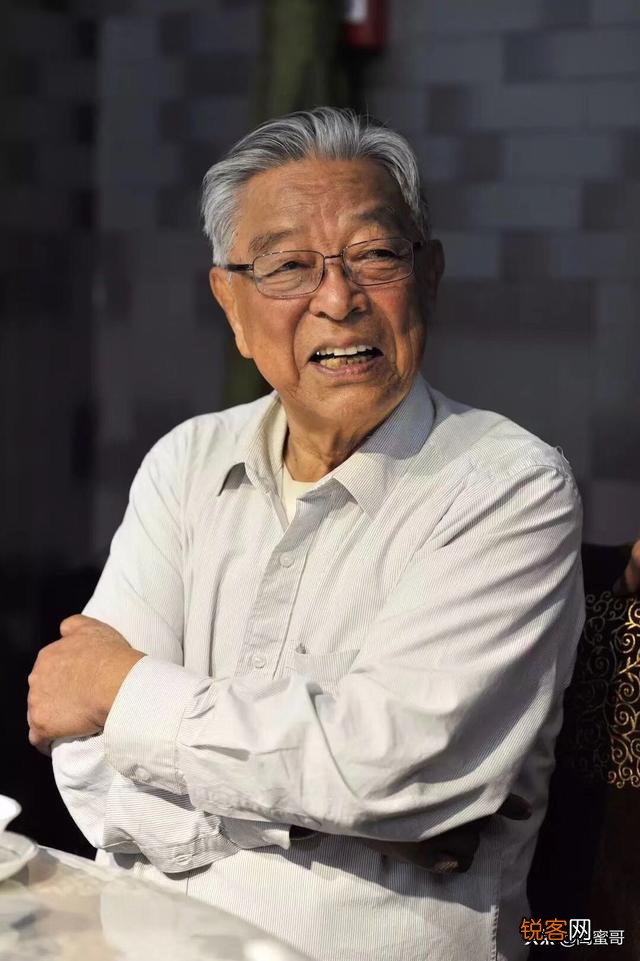 实业家褚时健,一个时代的背影,留给了我们什么？