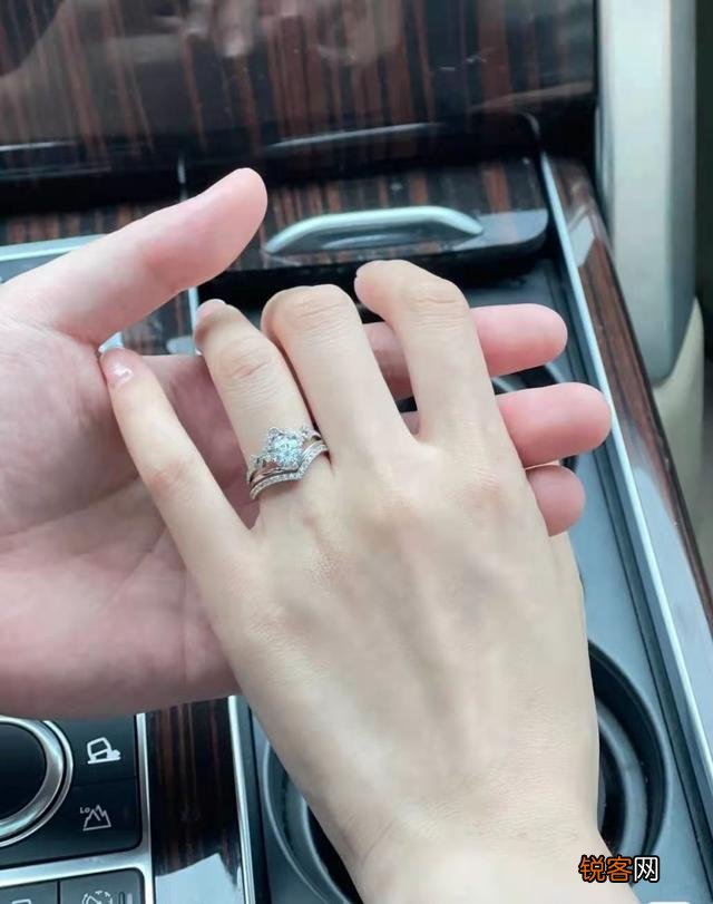 结婚钻戒选哪个牌子好？最便宜的价格大概多少？