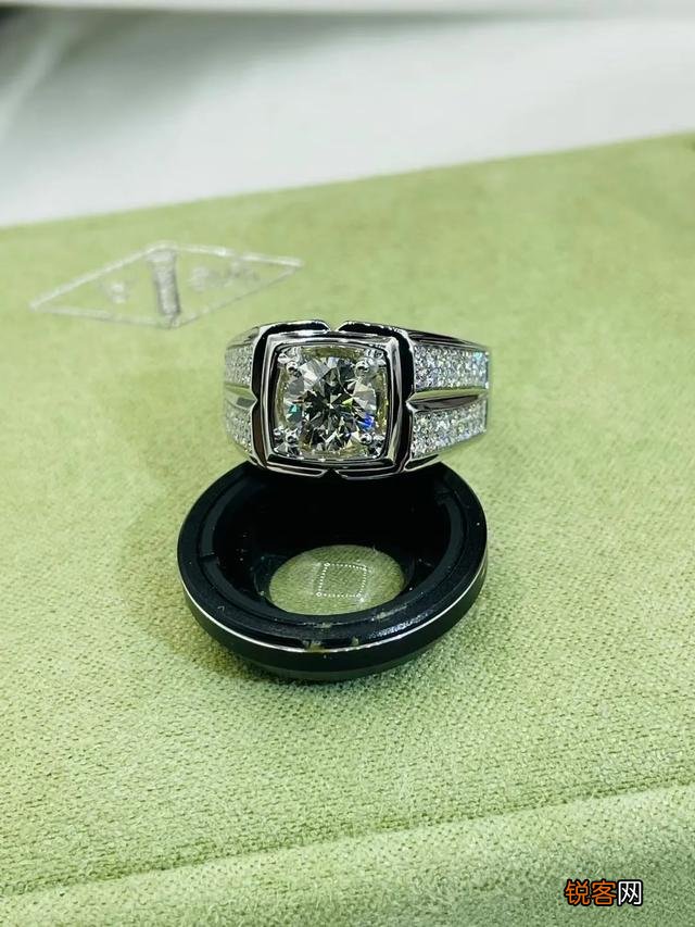 结婚钻戒选哪个牌子好？最便宜的价格大概多少？