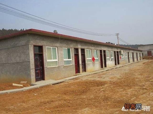 猪场的建设都需要主要哪些方面？建设一个能容纳100头左右的猪场大约要投资多少资金？