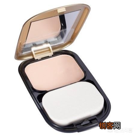 底妆是买气垫还是粉底好？哪款产品好用？