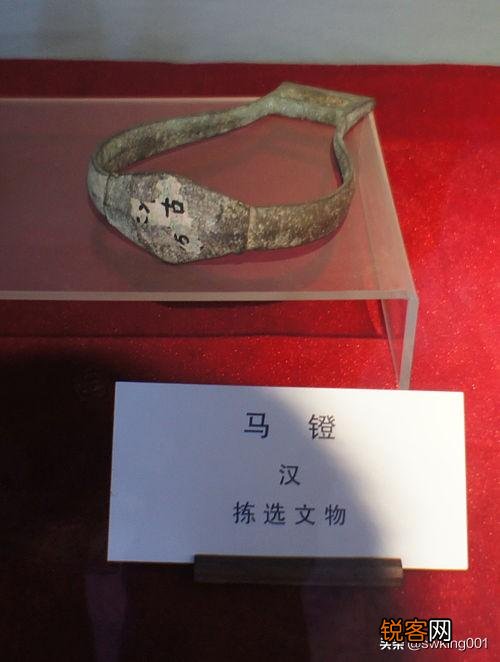 据说历史上马镫是一项不亚于火药的发明？这为什么？