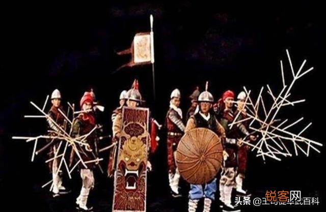 日本刀刀身那么长,看着就唬人,我们有什么冷兵器对上它不会吃亏？