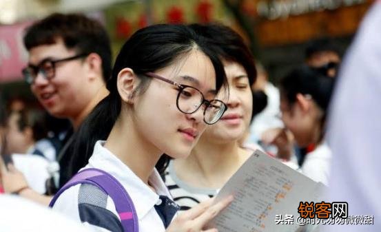 2022年参加高考,高中古文需要背哪里？