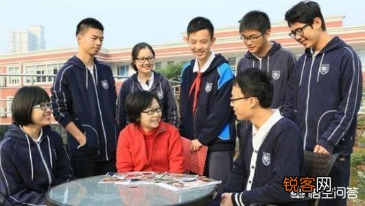 教师如何做到传播优秀文化？