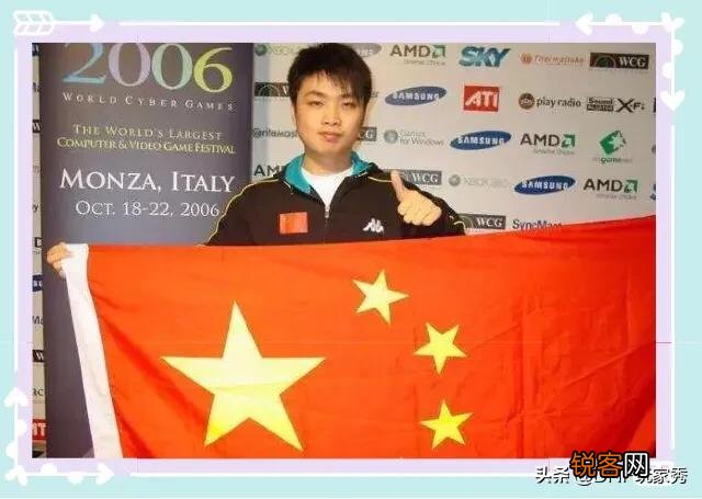 中国电竞第一人李晓峰谈论Faker手抖,却被女网友怒怼“你的成绩,不配和他比”,你怎么看？