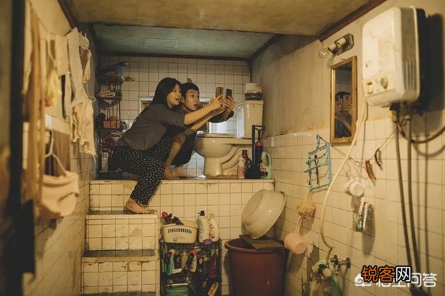 如何看待韩国电影《寄生虫》创造历史获得第92届奥斯卡最佳电影？