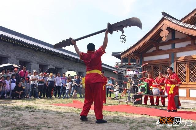 历史上,关羽用的是什么兵器？真的是青龙偃月刀吗？