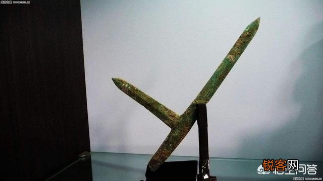 历史上,关羽用的是什么兵器？真的是青龙偃月刀吗？