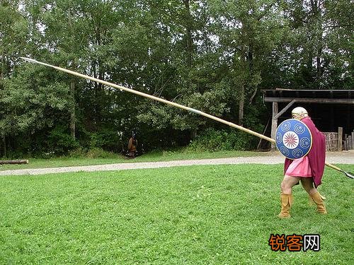 古代长枪为何多是木制枪杆而不是铁制枪杆？