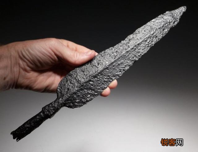古代长枪为何多是木制枪杆而不是铁制枪杆？