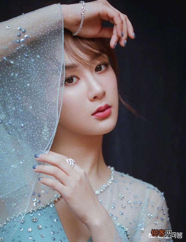 有哪些女明星的嘴型很好看？