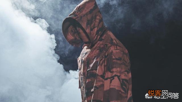 男生有什么经久不衰的经典款衣服推荐吗？