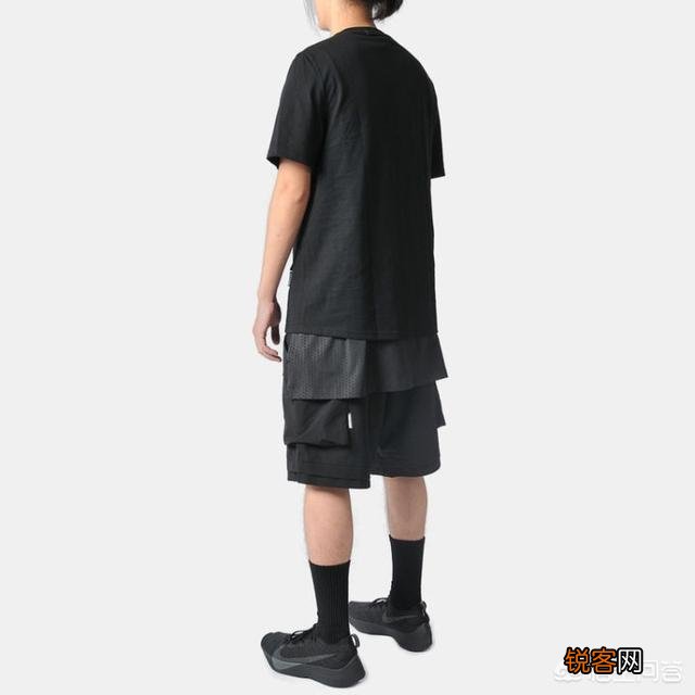 男生有什么经久不衰的经典款衣服推荐吗？