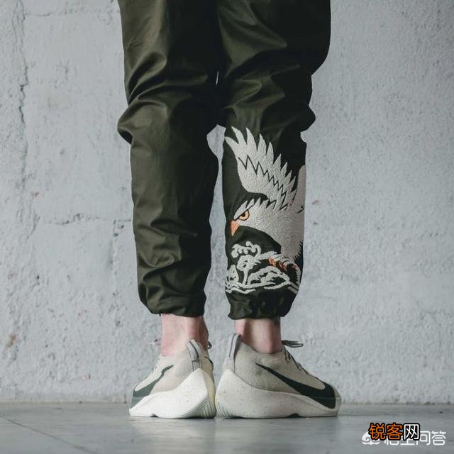 男生有什么经久不衰的经典款衣服推荐吗？