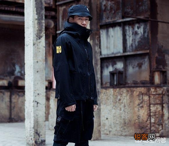 男生有什么经久不衰的经典款衣服推荐吗？