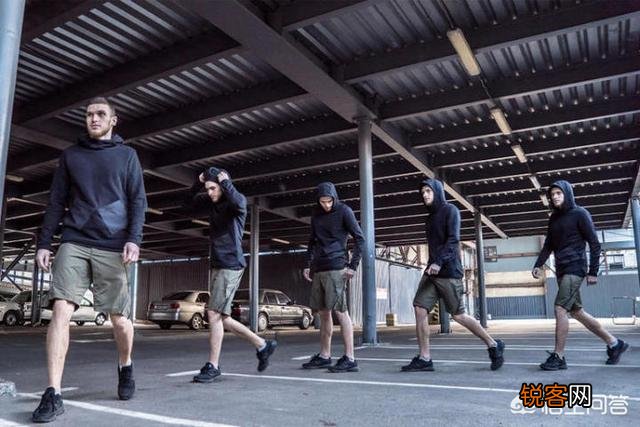 男生有什么经久不衰的经典款衣服推荐吗？
