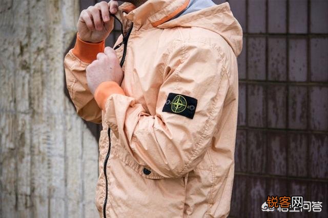 男生有什么经久不衰的经典款衣服推荐吗？