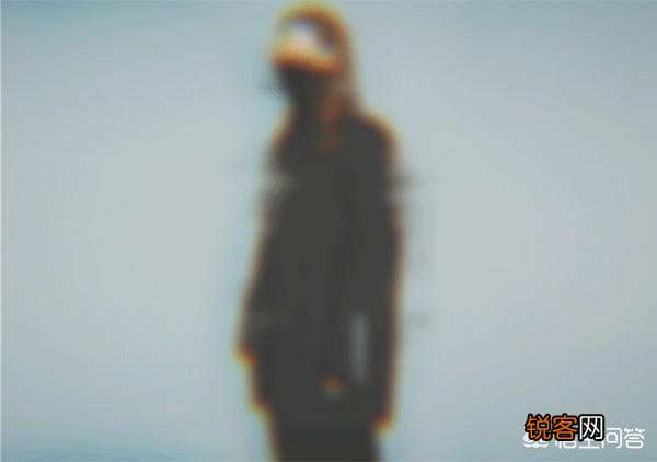 男生有什么经久不衰的经典款衣服推荐吗？