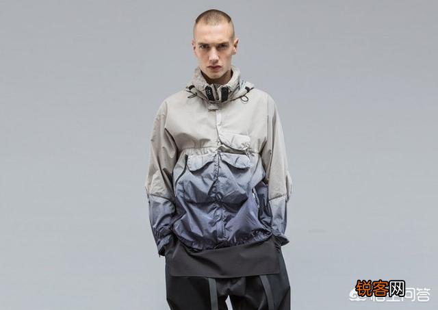 男生有什么经久不衰的经典款衣服推荐吗？