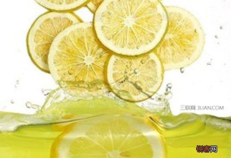 柠檬片泡水喝有什么好处？柠檬片泡水喝的方法