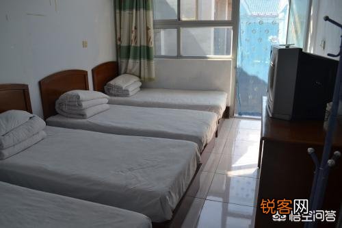 “客官,打尖还是住店”里面为什么说打尖？