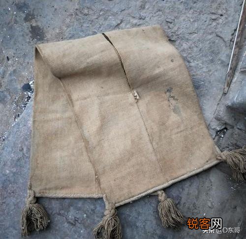 “客官,打尖还是住店”里面为什么说打尖？