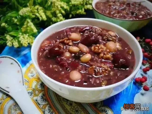 今年腊八节是大寒,俗语：“大寒遇腊八,喝粥做尾牙”,什么意思？