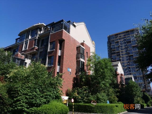你认为沈阳是否是一座繁华的城市？为什么？
