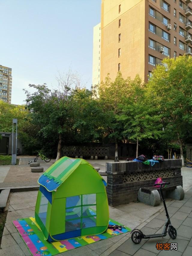 你认为沈阳是否是一座繁华的城市？为什么？