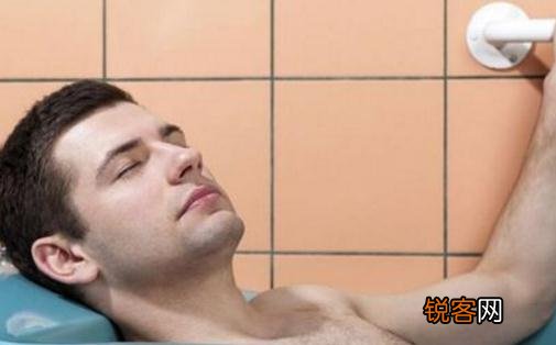 坚持冷水浴对男人好处 男人冷热浴　更健康的性福