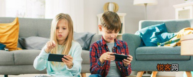 小孩子在学校打人该怎么教育 小孩子在学校打人该应该怎么教育