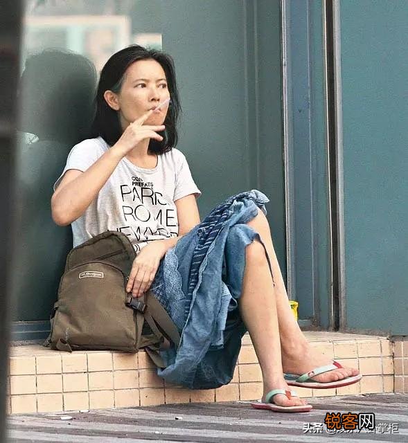 蓝洁瑛落魄时,为什么没有人帮她？