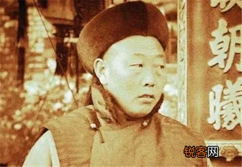 李莲英是怎么得到慈禧太后的宠幸的？