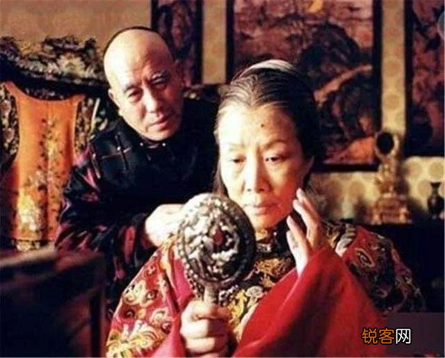 李莲英是怎么得到慈禧太后的宠幸的？