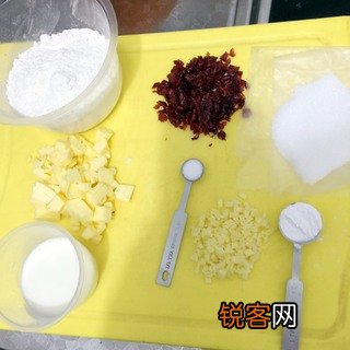 蔓越梅奶酪司康的做法