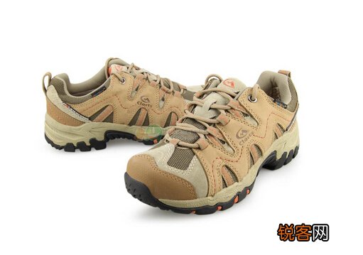 如何挑选徒步鞋？徒步鞋和登山鞋的区别